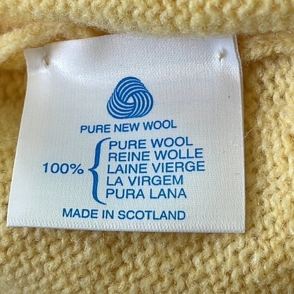 Vintage women’s yellow Pringle 100% wool sweater - NWT - size large - Picture 5 of 6